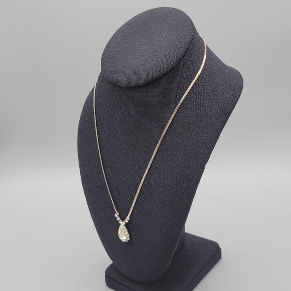 Womens Silver Tone Chain Fashion Necklace Teardrop Crystal Pendant 17 in - Picture 3 of 8